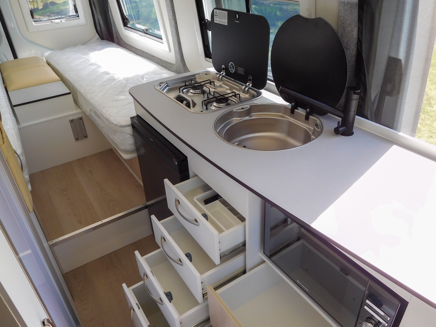 Wattle 9240-Horizon-Motorhomes-10