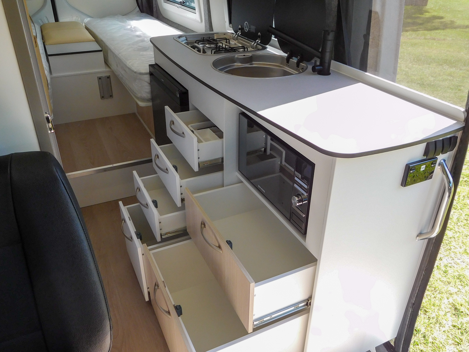 Wattle 9240-Horizon-Motorhomes-11
