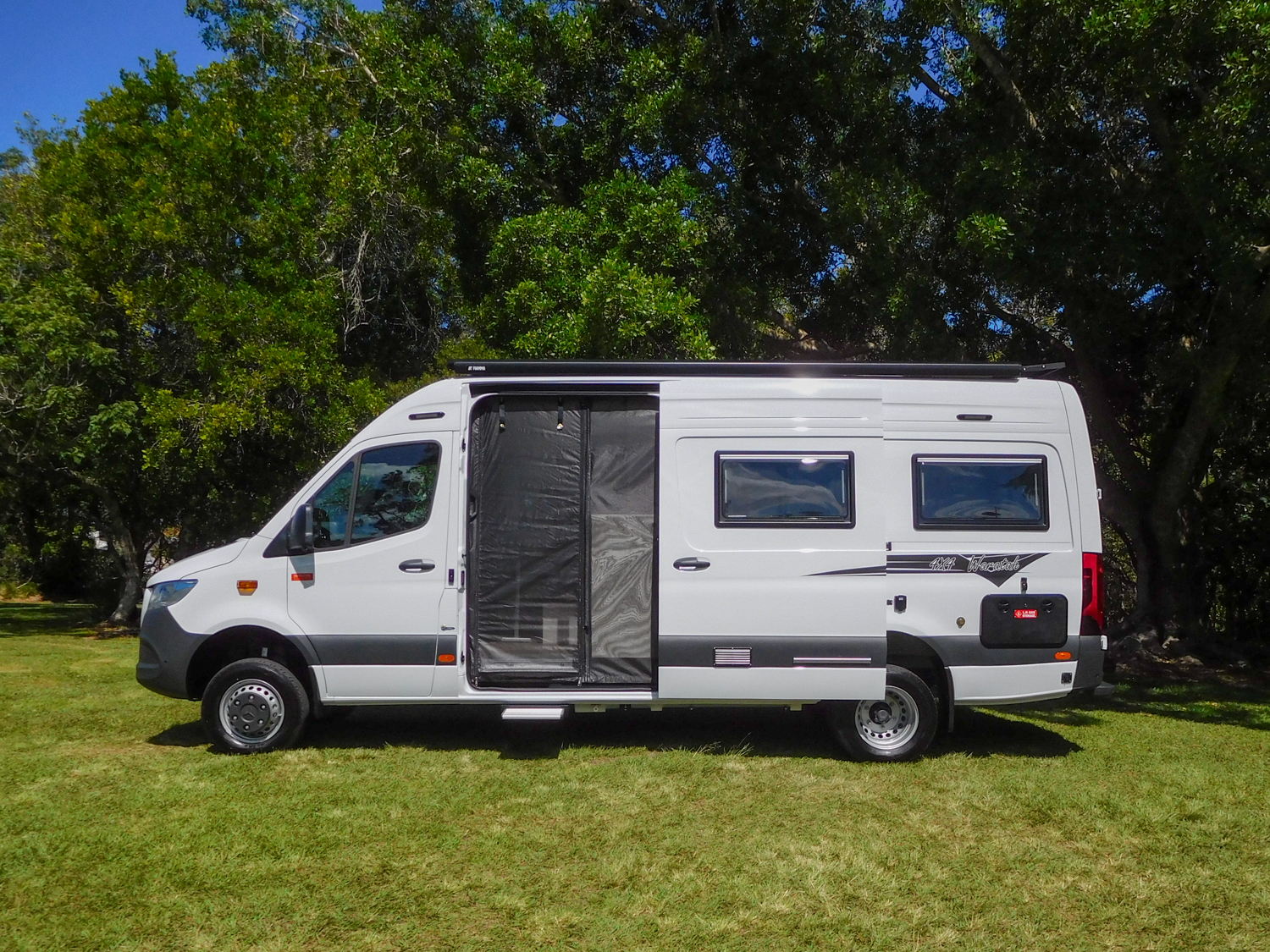 Wattle 9240-Horizon-Motorhomes-18