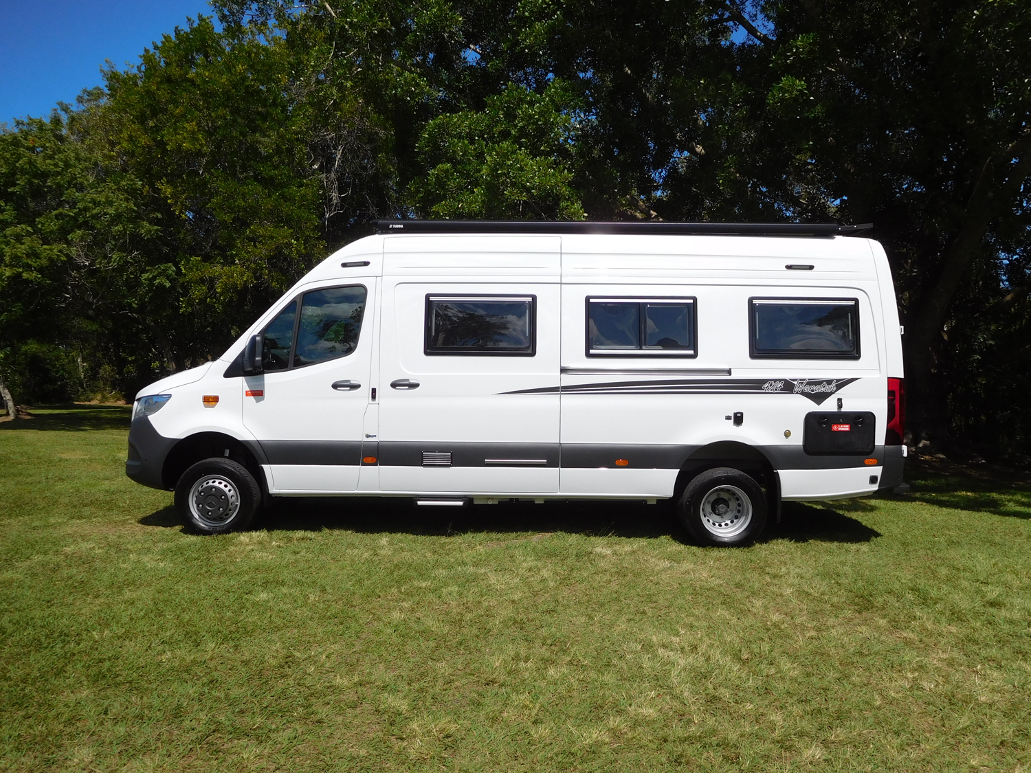 Wattle 9240-Horizon-Motorhomes-19